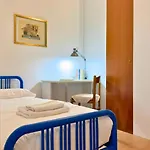 3 - 3 Bath - Bright Modern Appartement *