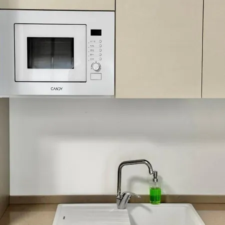 3 - 3 Bath - Bright Modern Верона