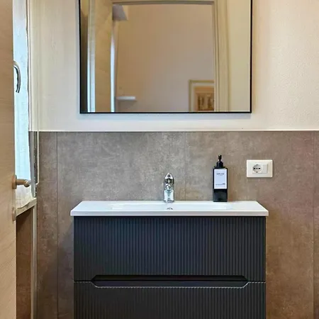 3 - 3 Bath - Bright Modern * Верона